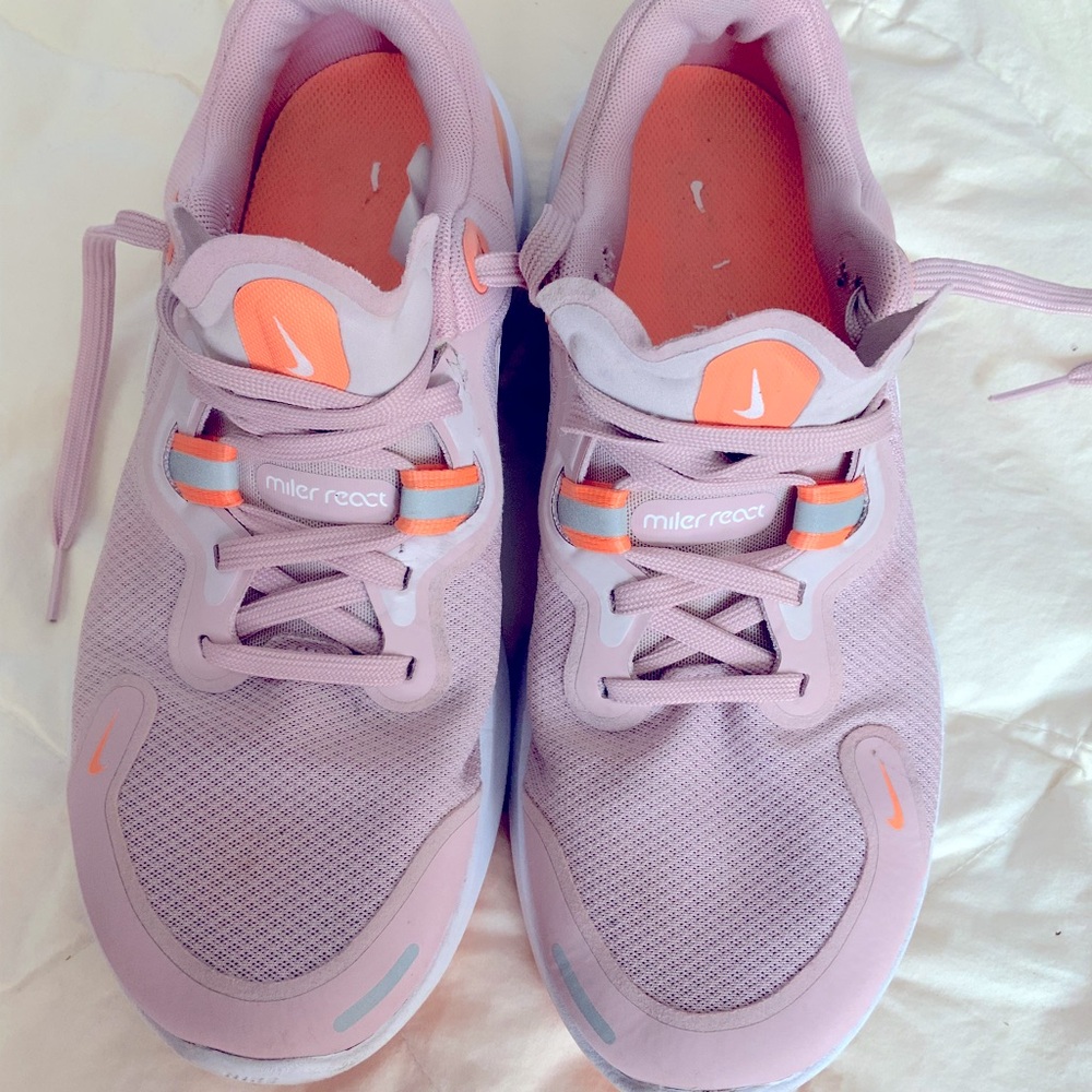 Nike React Miler trainers